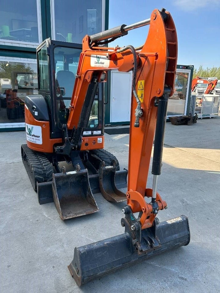 Hitachi ZX 26 U-6 - Mini-ekskavators: foto 4 Hitachi ZX 26 U-6 - Mini-ekskavators: foto 4