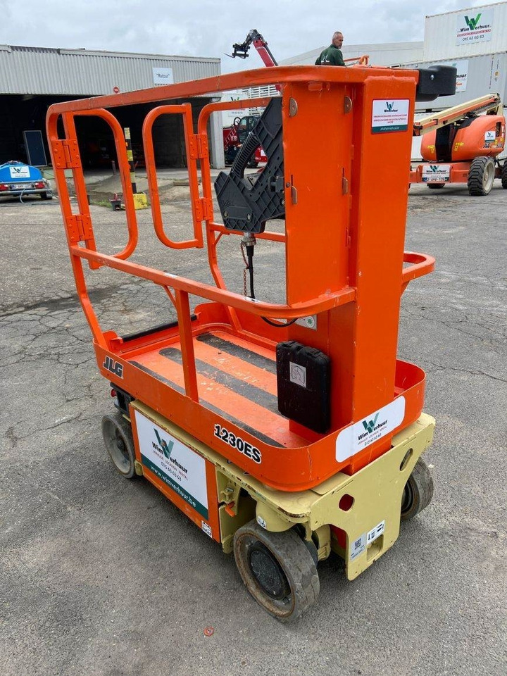 JLG 1230 ES (10150) - Šķērveida pacēlājs: foto 4 JLG 1230 ES (10150) - Šķērveida pacēlājs: foto 4