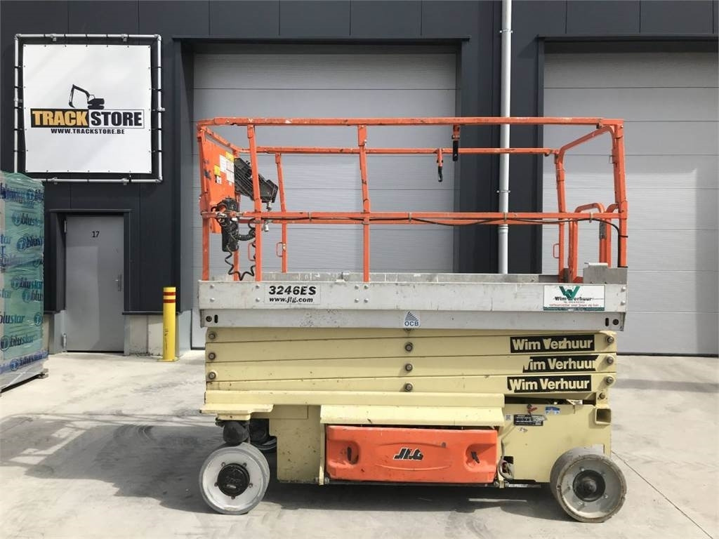 JLG 3246ES (1240) - Šķērveida pacēlājs: foto 1 JLG 3246ES (1240) - Šķērveida pacēlājs: foto 1