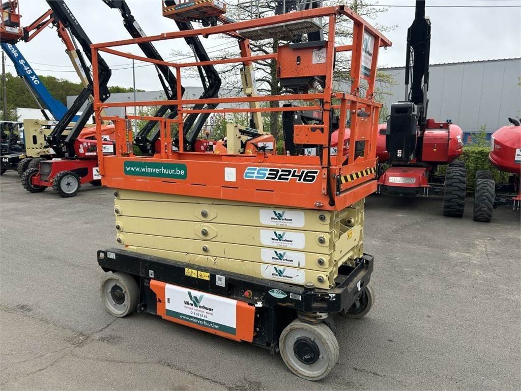 JLG 3246ES (6778) - Šķērveida pacēlājs: foto 5 JLG 3246ES (6778) - Šķērveida pacēlājs: foto 5