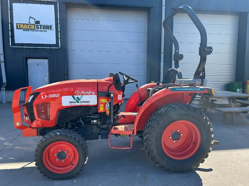 Kubota L1-382 HST - Komunālais traktors: foto 1 Kubota L1-382 HST - Komunālais traktors: foto 1