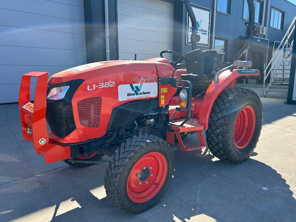 Kubota L1-382 HST - Komunālais traktors: foto 2 Kubota L1-382 HST - Komunālais traktors: foto 2