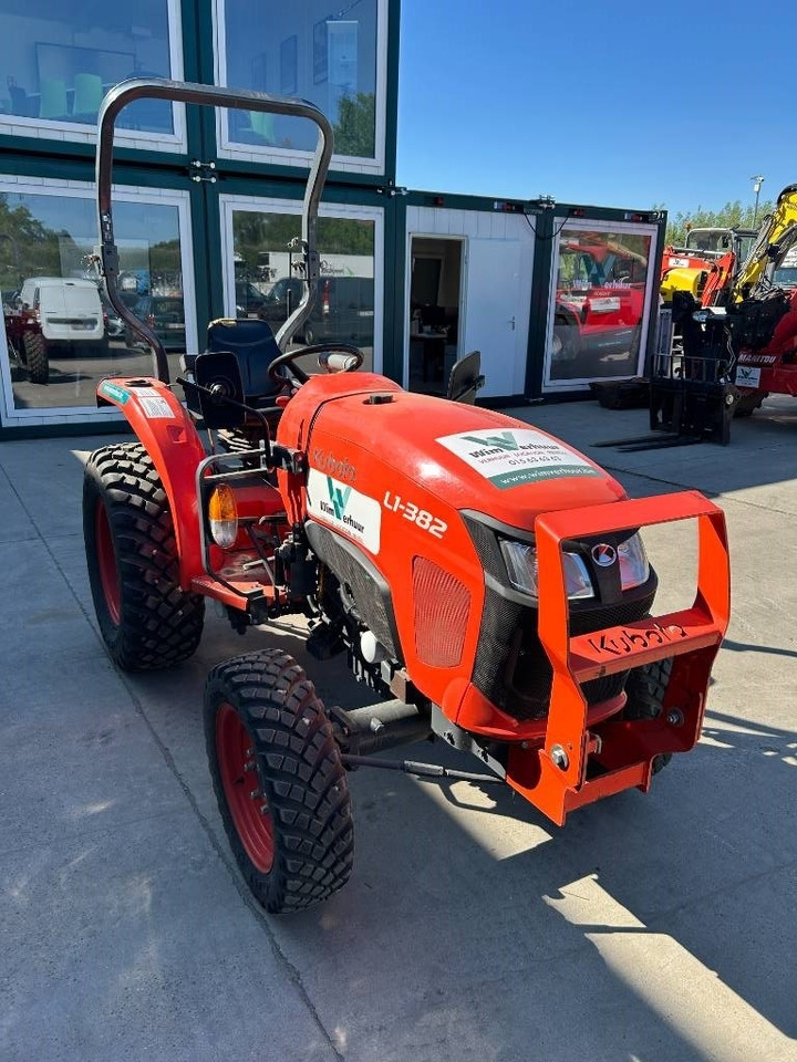 Kubota L1-382 HST - Komunālais traktors: foto 4 Kubota L1-382 HST - Komunālais traktors: foto 4