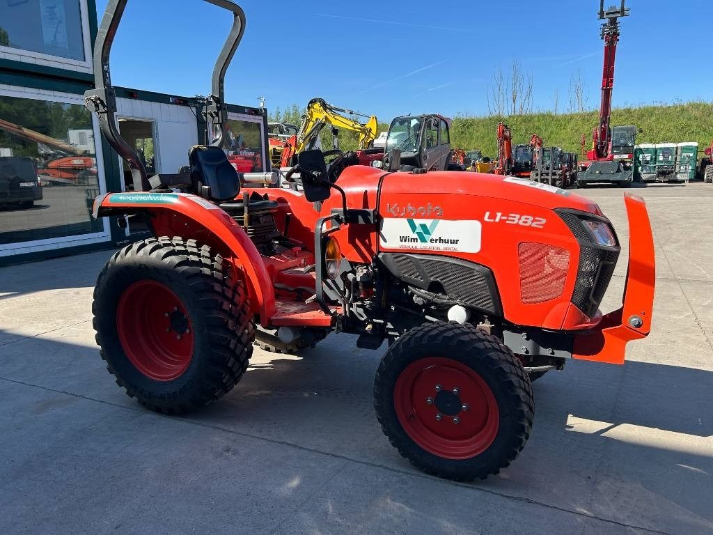Kubota L1-382 HST - Komunālais traktors: foto 5 Kubota L1-382 HST - Komunālais traktors: foto 5