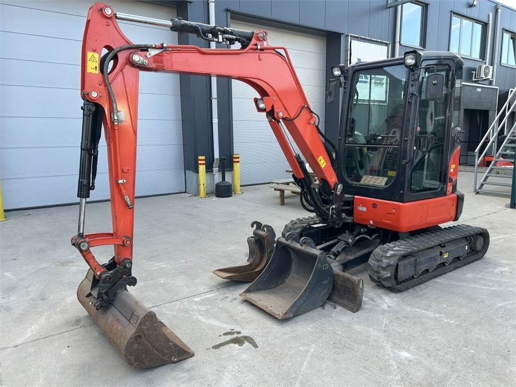 Mini-ekskavators Kubota U36-4 (7113): foto 1