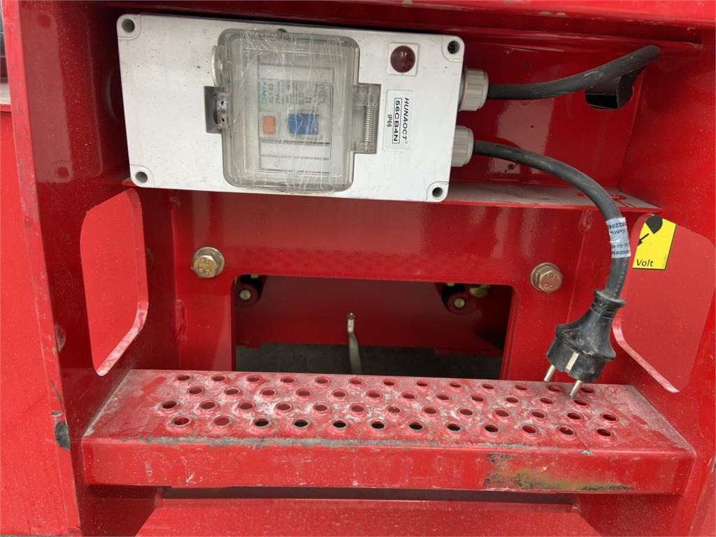 Magni ES1612ACP (7896) - Šķērveida pacēlājs: foto 4 Magni ES1612ACP (7896) - Šķērveida pacēlājs: foto 4