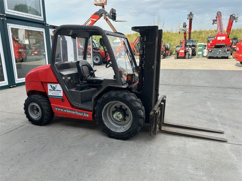 Manitou MH25-4 - Bezceļu autokrāvējs: foto 2 Manitou MH25-4 - Bezceļu autokrāvējs: foto 2