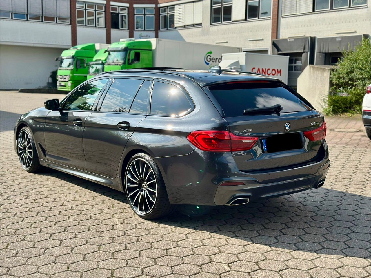 BMW M 540d xD Touring A*M Sport*HuD*20 Zoll*Pano*LED - Universālis: foto 2 BMW M 540d xD Touring A*M Sport*HuD*20 Zoll*Pano*LED - Universālis: foto 2
