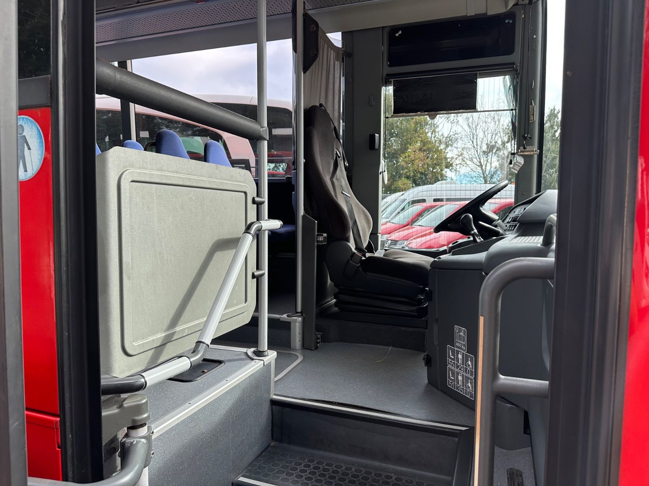 Piepilsētas autobuss Mercedes-Benz O550 Integro (56 Sitze*Klima*Schalt): foto 13