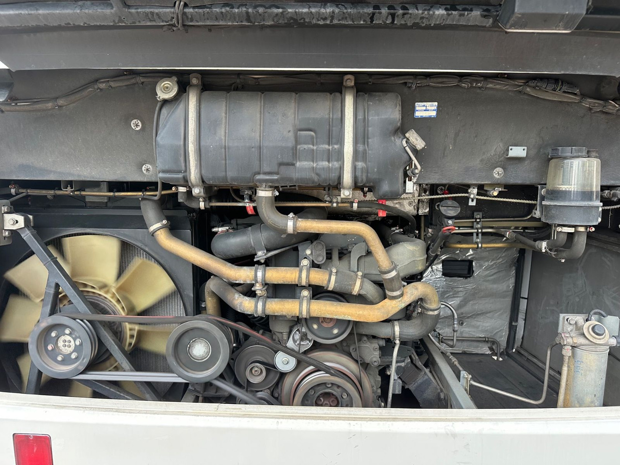 Mercedes-Benz O560 Intouro (EEV*Schalt) - Piepilsētas autobuss: foto 4 Mercedes-Benz O560 Intouro (EEV*Schalt) - Piepilsētas autobuss: foto 4