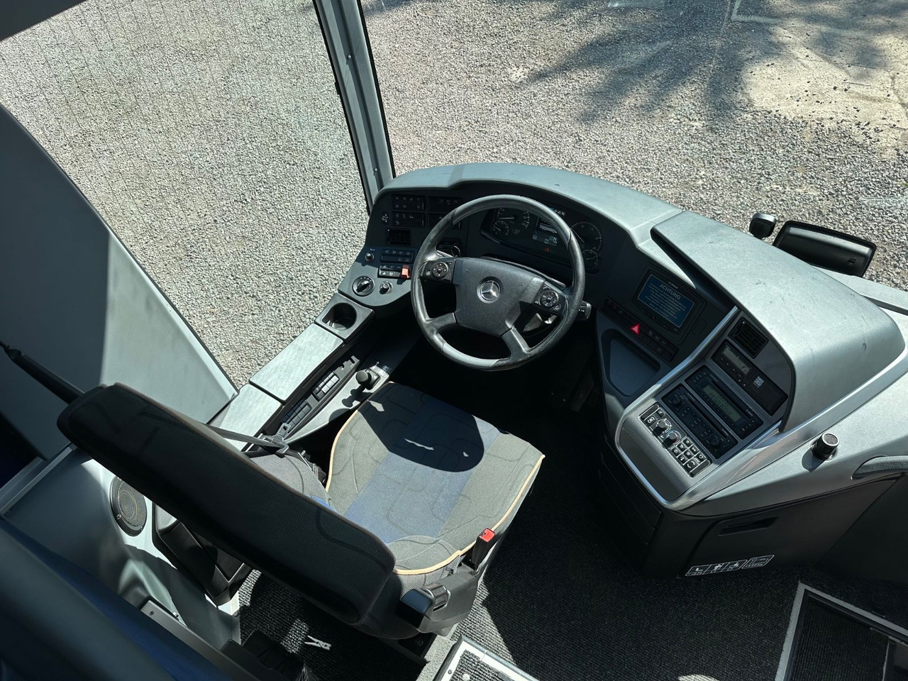 Mercedes-Benz O580 Travego 16 RHD-M (Euro 6*wenig Km*TOP) - Starppilsētu autobuss: foto 4 Mercedes-Benz O580 Travego 16 RHD-M (Euro 6*wenig Km*TOP) - Starppilsētu autobuss: foto 4