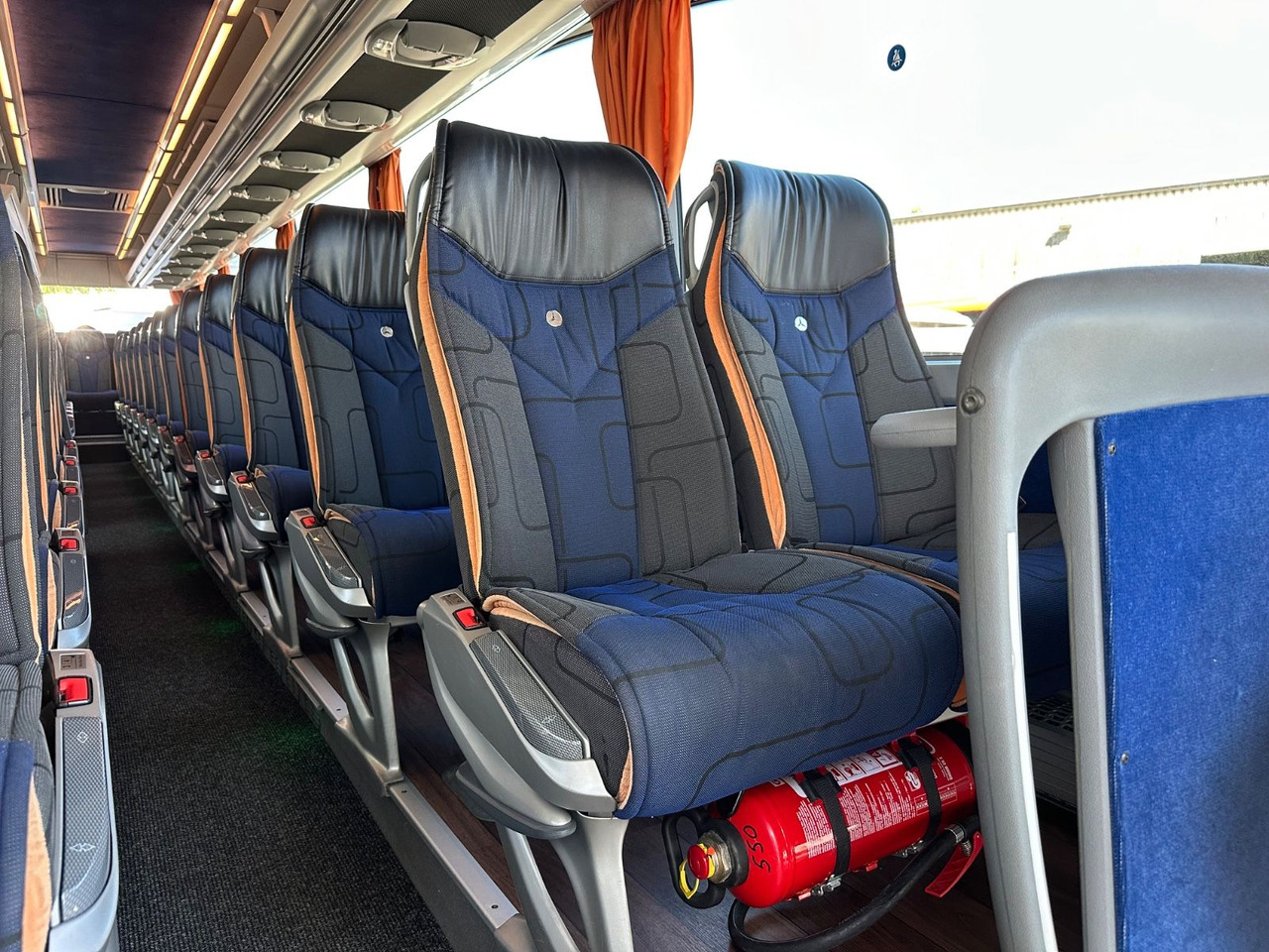 Mercedes-Benz O580 Travego 16 RHD-M (Euro 6*wenig Km*TOP) - Starppilsētu autobuss: foto 5 Mercedes-Benz O580 Travego 16 RHD-M (Euro 6*wenig Km*TOP) - Starppilsētu autobuss: foto 5