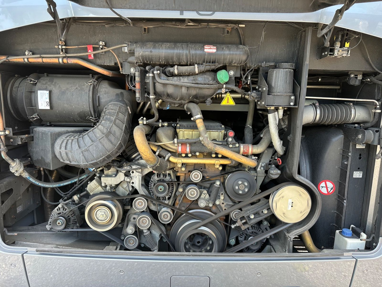 Mercedes-Benz Tourismo E 15 RHD (wenig Km*TOP*DE) - Starppilsētu autobuss: foto 3 Mercedes-Benz Tourismo E 15 RHD (wenig Km*TOP*DE) - Starppilsētu autobuss: foto 3