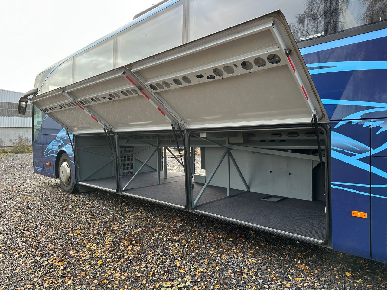 Mercedes-Benz Tourismo O350 17 RHD-L (59Sitze*DE*TOP) - Starppilsētu autobuss: foto 4 Mercedes-Benz Tourismo O350 17 RHD-L (59Sitze*DE*TOP) - Starppilsētu autobuss: foto 4