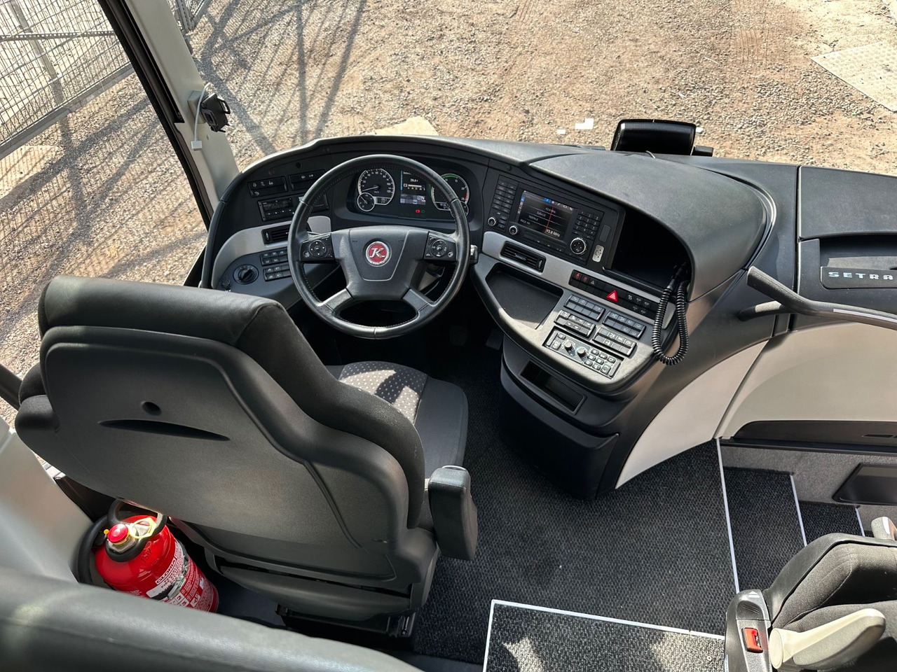 Setra S 517 HD (55 Sitze*Euro 6*TOP) - Starppilsētu autobuss: foto 5 Setra S 517 HD (55 Sitze*Euro 6*TOP) - Starppilsētu autobuss: foto 5