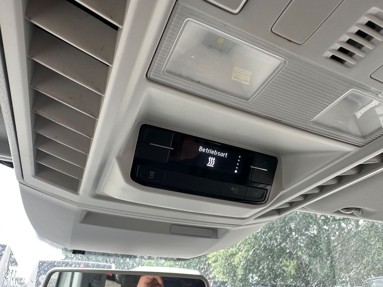 Pasažieru furgons Volkswagen Crafter (PDC*StandHz.*Behinderten gerecht): foto 16