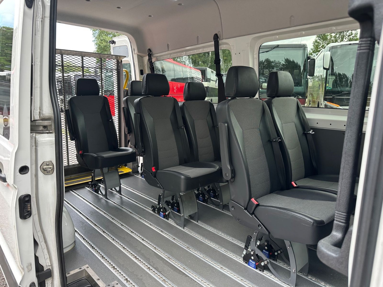 Pasažieru furgons Volkswagen Crafter (PDC*StandHz.*Behinderten gerecht): foto 6