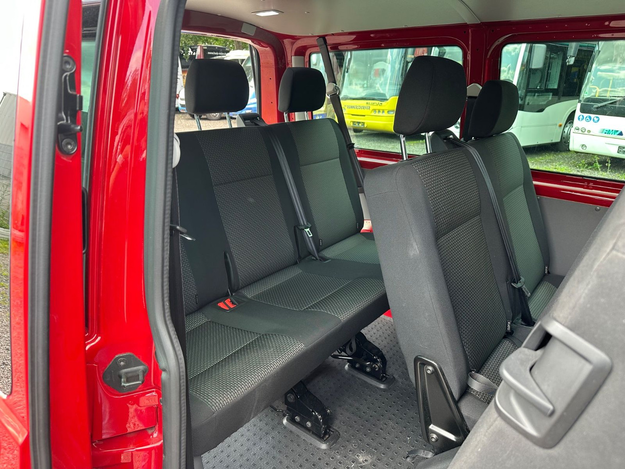 Volkswagen T6 Kombi (PDC Hi*ACC*StandHz*9 Sitzer*AC) - Pasažieru furgons: foto 4 Volkswagen T6 Kombi (PDC Hi*ACC*StandHz*9 Sitzer*AC) - Pasažieru furgons: foto 4