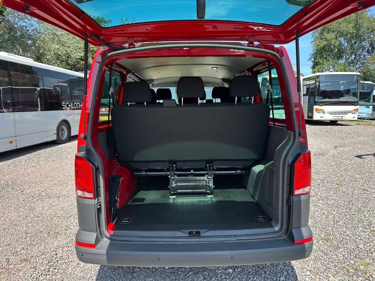 Volkswagen T6 Kombi (PDC Hi*ACC*StandHz*9 Sitzer*AC) - Pasažieru furgons: foto 3 Volkswagen T6 Kombi (PDC Hi*ACC*StandHz*9 Sitzer*AC) - Pasažieru furgons: foto 3