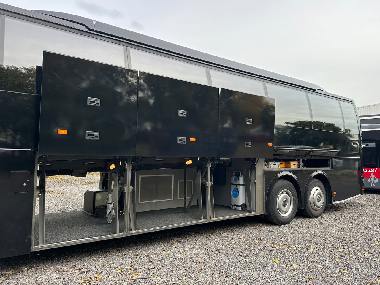 Volvo 9700 HD 6x2 Euro 5(9900*416 HD*Tourismo RHD-M) - Starppilsētu autobuss: foto 3 Volvo 9700 HD 6x2 Euro 5(9900*416 HD*Tourismo RHD-M) - Starppilsētu autobuss: foto 3