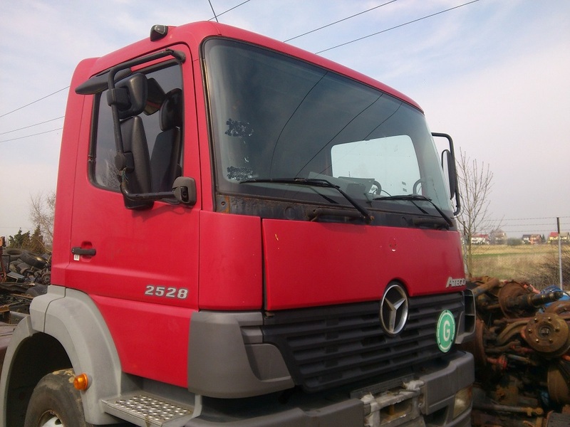 MERCEDES BENZ ATEGO 1823 1828 2528 - Kabīne: foto 3 MERCEDES BENZ ATEGO 1823 1828 2528 - Kabīne: foto 3