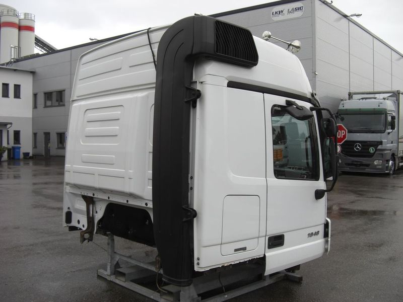 Mercedes-Benz Actros MP2 Megaspace / komplett - Kabīne: foto 2 Mercedes-Benz Actros MP2 Megaspace / komplett - Kabīne: foto 2