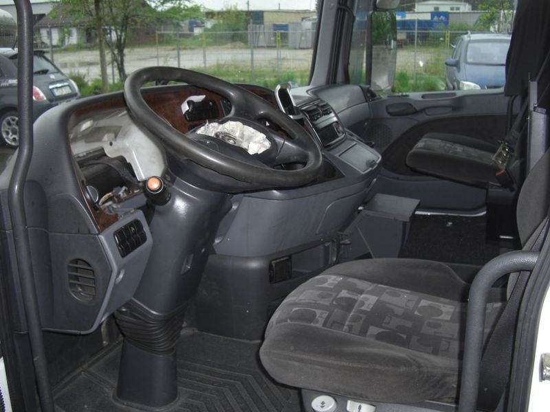 Mercedes-Benz Actros MP2 Megaspace / komplett - Kabīne: foto 3 Mercedes-Benz Actros MP2 Megaspace / komplett - Kabīne: foto 3